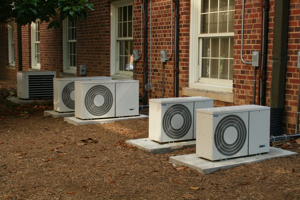 Signs that Indicate You Need Air Conditioner Servicing